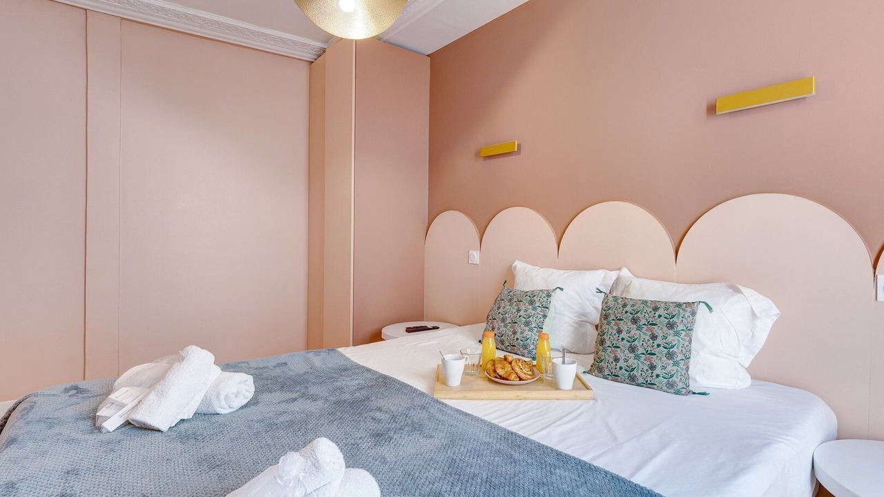 Photo of Bedroom in Arts-et-Metiers