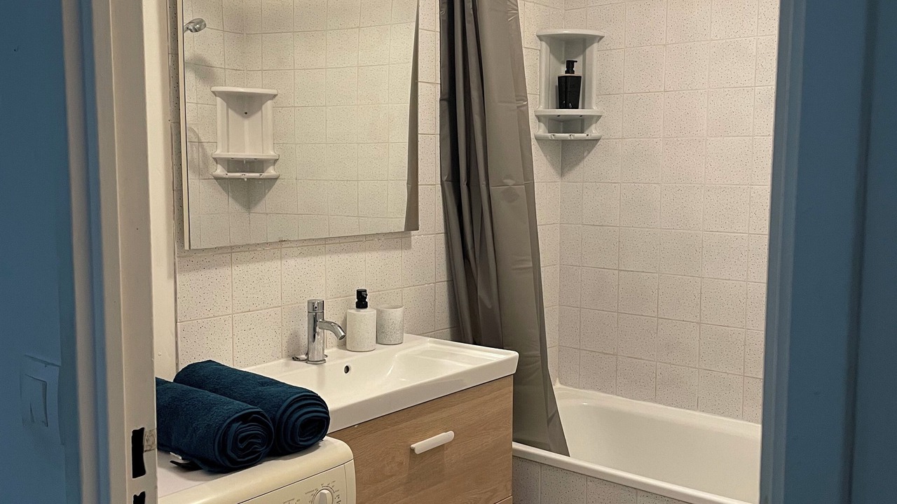 Photo of Bathroom in L'Hay-les-Roses