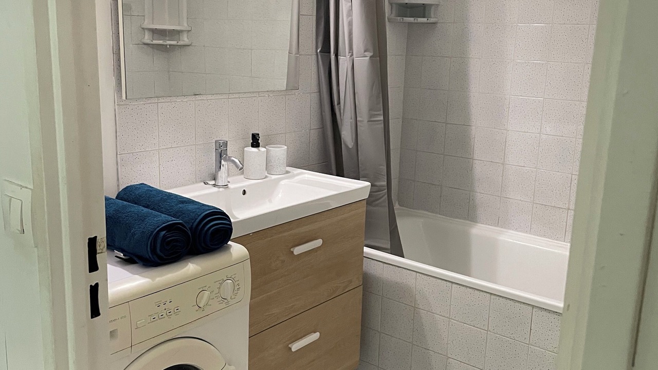 Photo of Bathroom in L'Hay-les-Roses