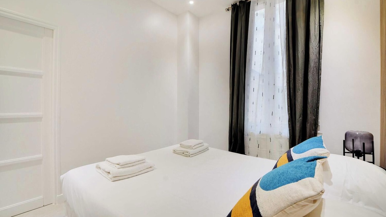 Photo of Bedroom in Arts-et-Metiers