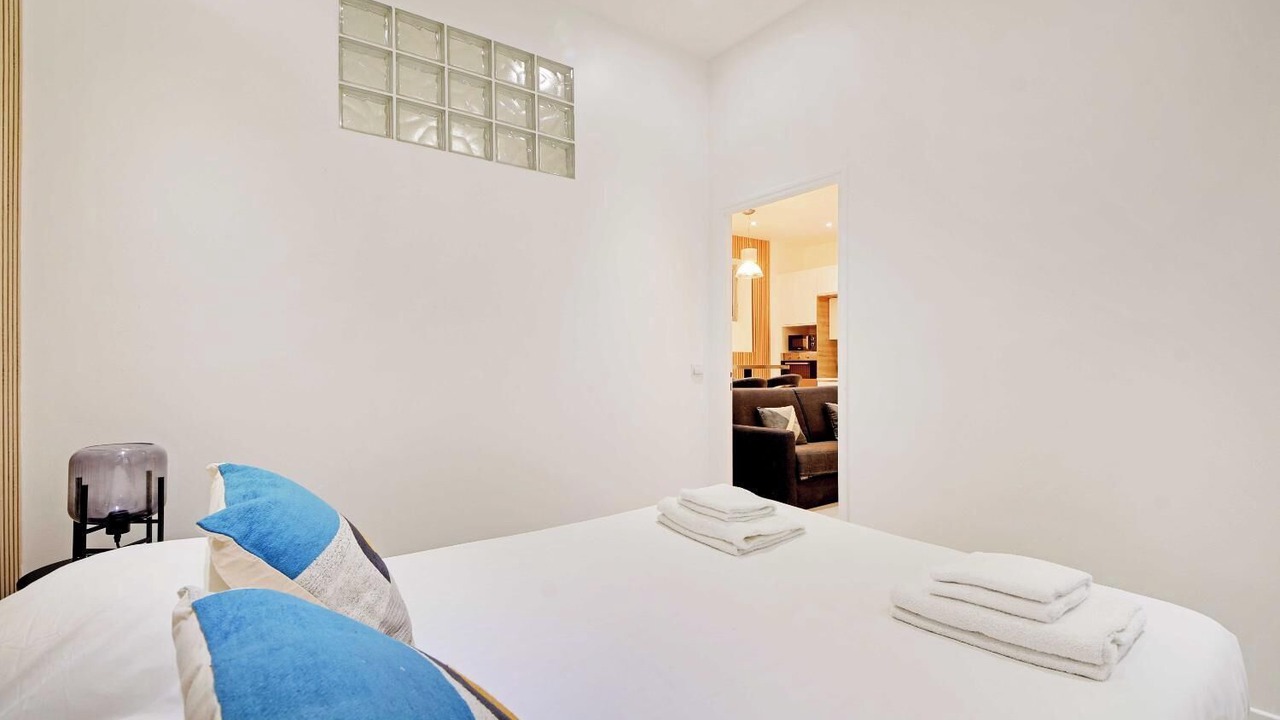 Photo of Bedroom in Arts-et-Metiers