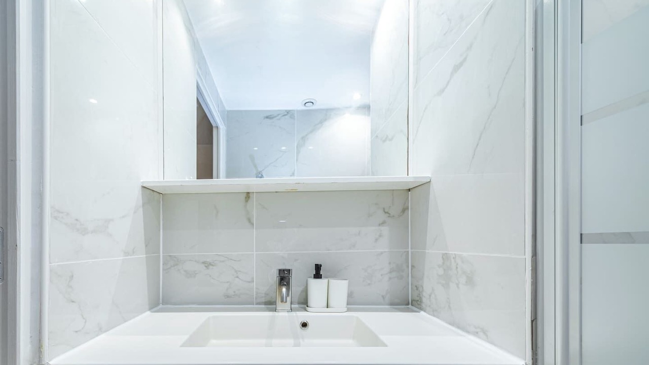 Photo of Bathroom in Combat