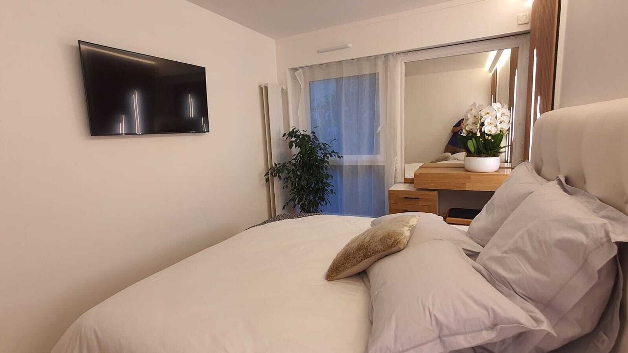 Photo of Bedroom in Hopital Saint-Louis