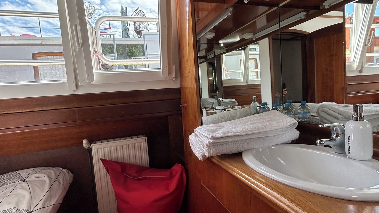 Photo of Bathroom in Asnieres-sur-Seine