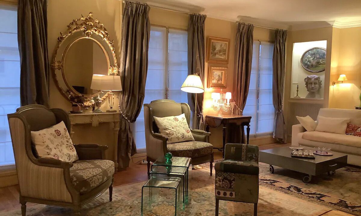 Photo of Livingroom in 4th Arrondissement