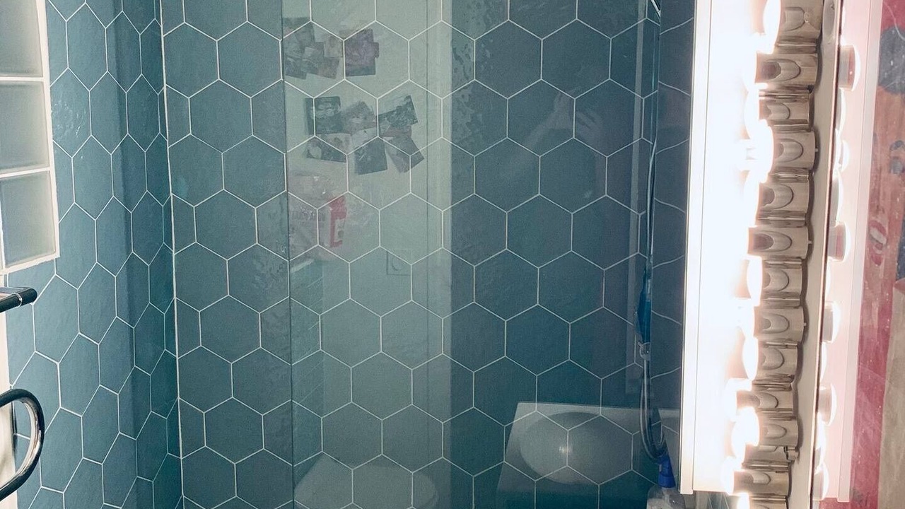 Photo of Bathroom in Combat