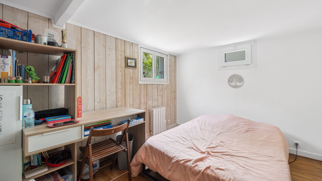 Photo of Bedroom in Plateau - Mont-Valerien