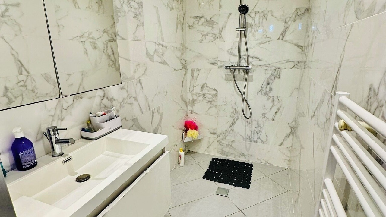 Photo of Bathroom in Saint-Cloud