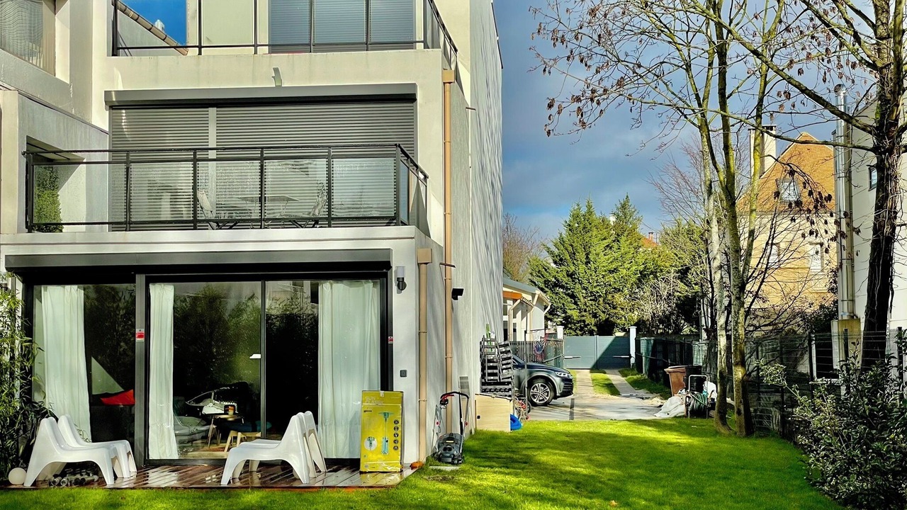 Photo of Patio Balcony in Saint-Cloud