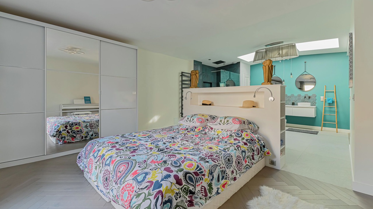 Photo of Bedroom in Adamville