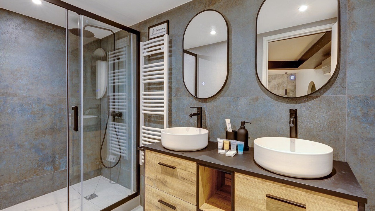 Photo of Bathroom in Saint-Lambert