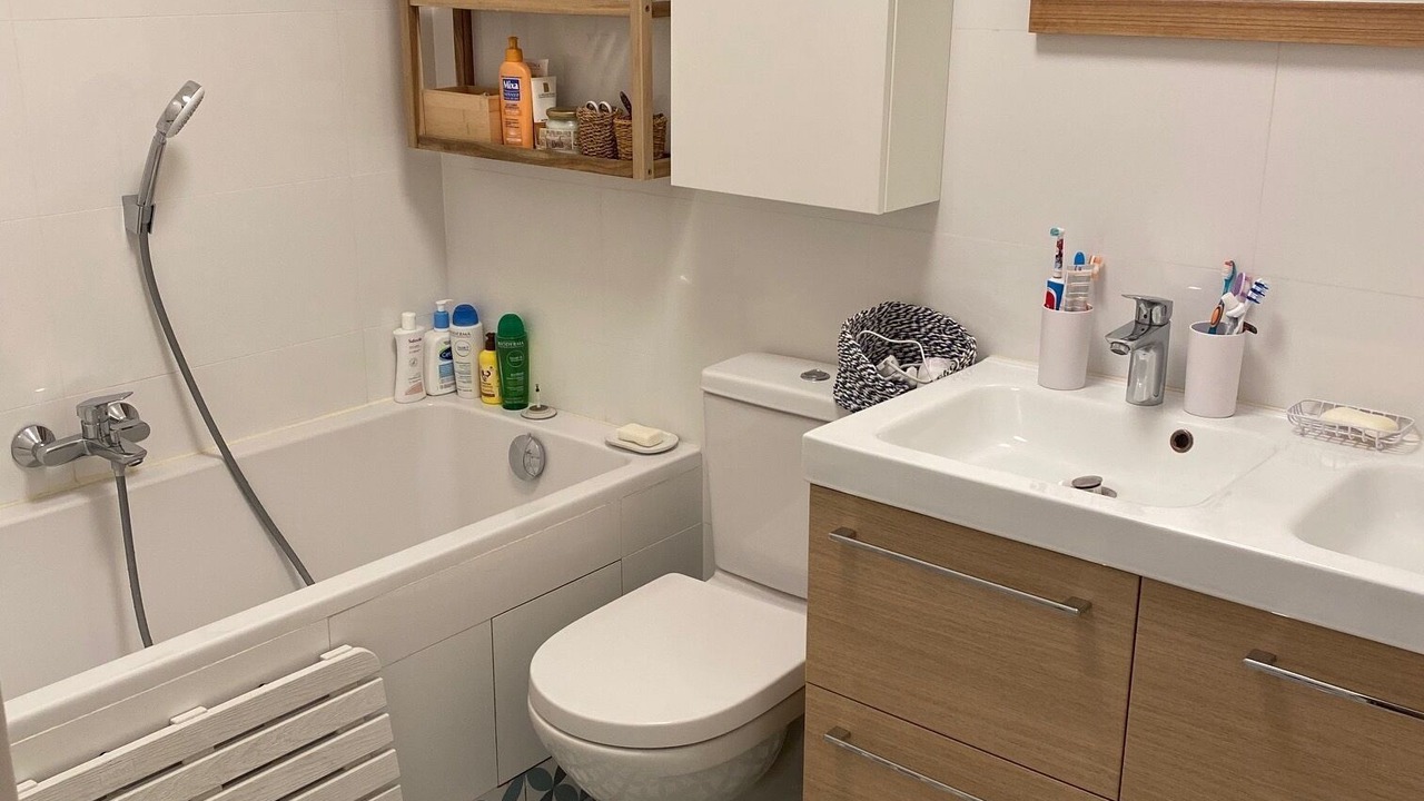 Photo of Bathroom in Saint-Fargeau