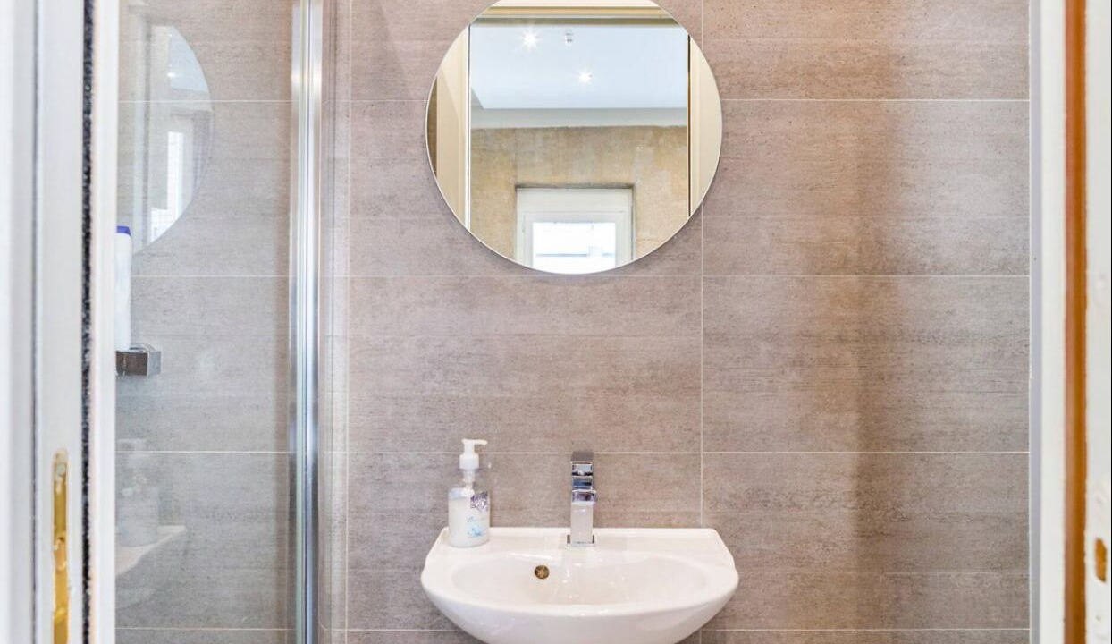 Photo of Bathroom in Chaillot