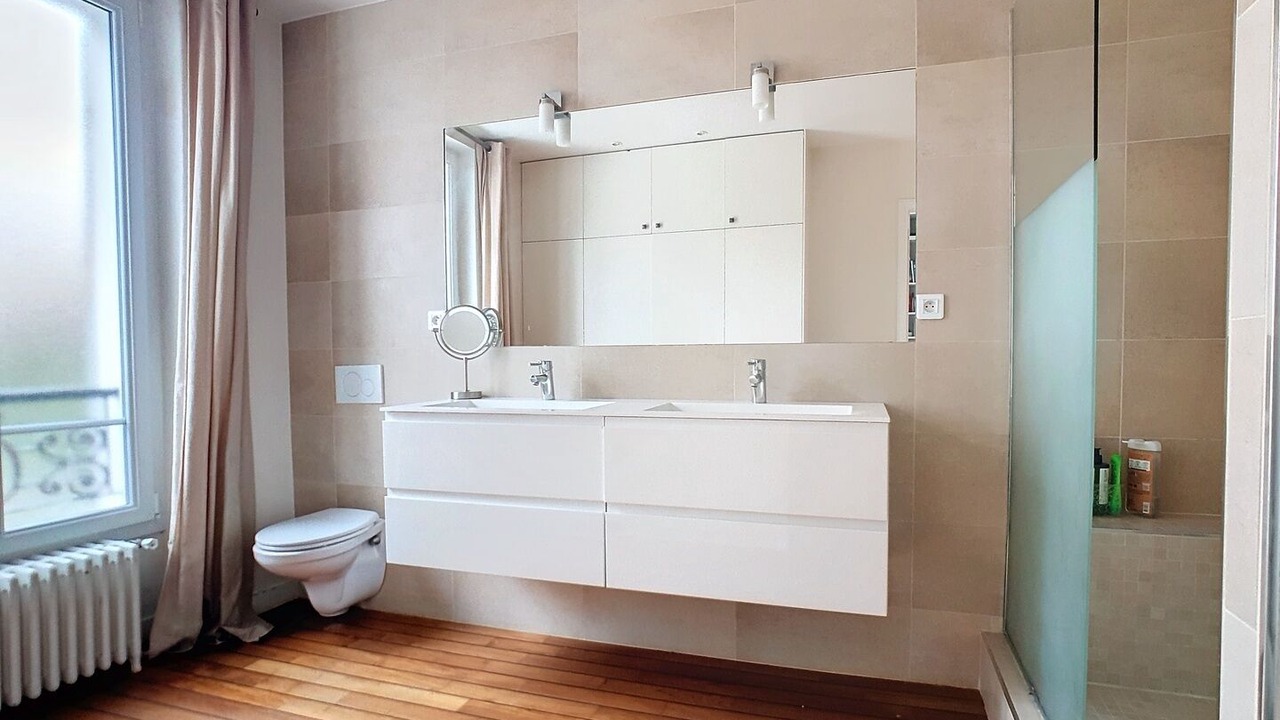 Photo of Bathroom in Asnieres-sur-Seine