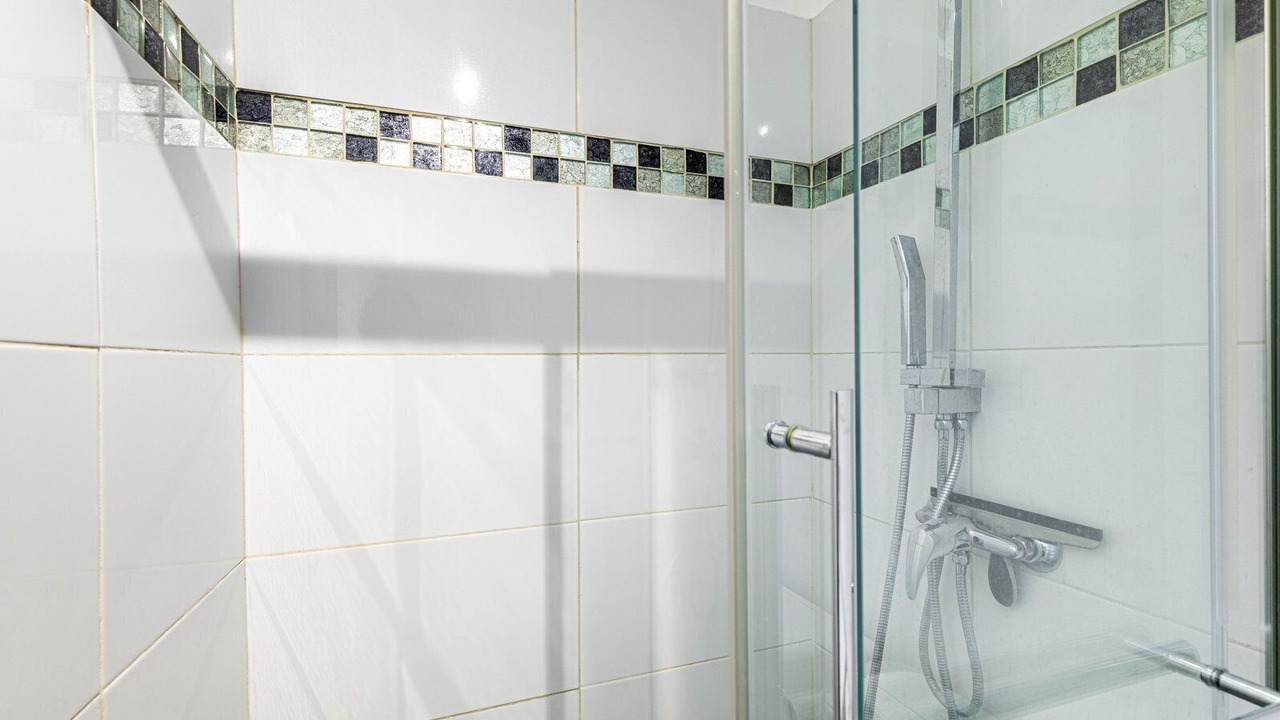 Photo of Bathroom in Quartier de la Folie-Mericourt