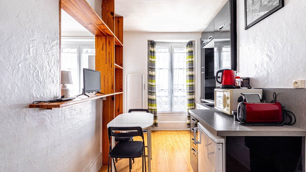 Photo of Kitchen in Quartier de la Folie-Mericourt