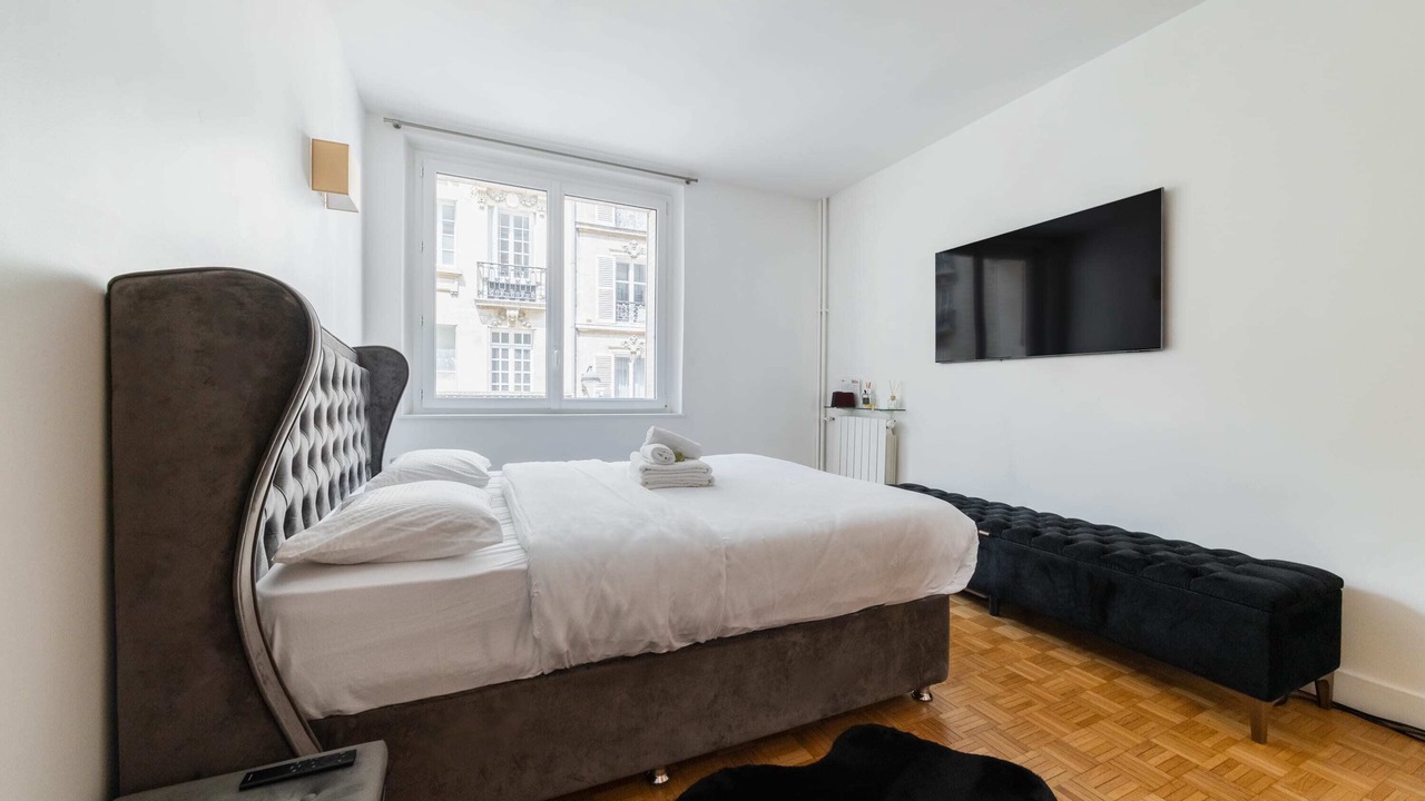 Photo of Bedroom in Chaillot