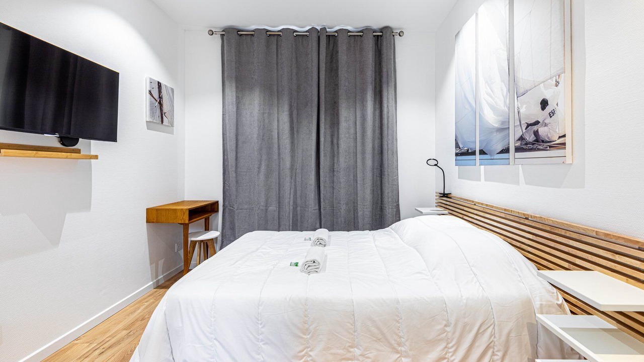 Photo of Bedroom in Joinville-le-Pont