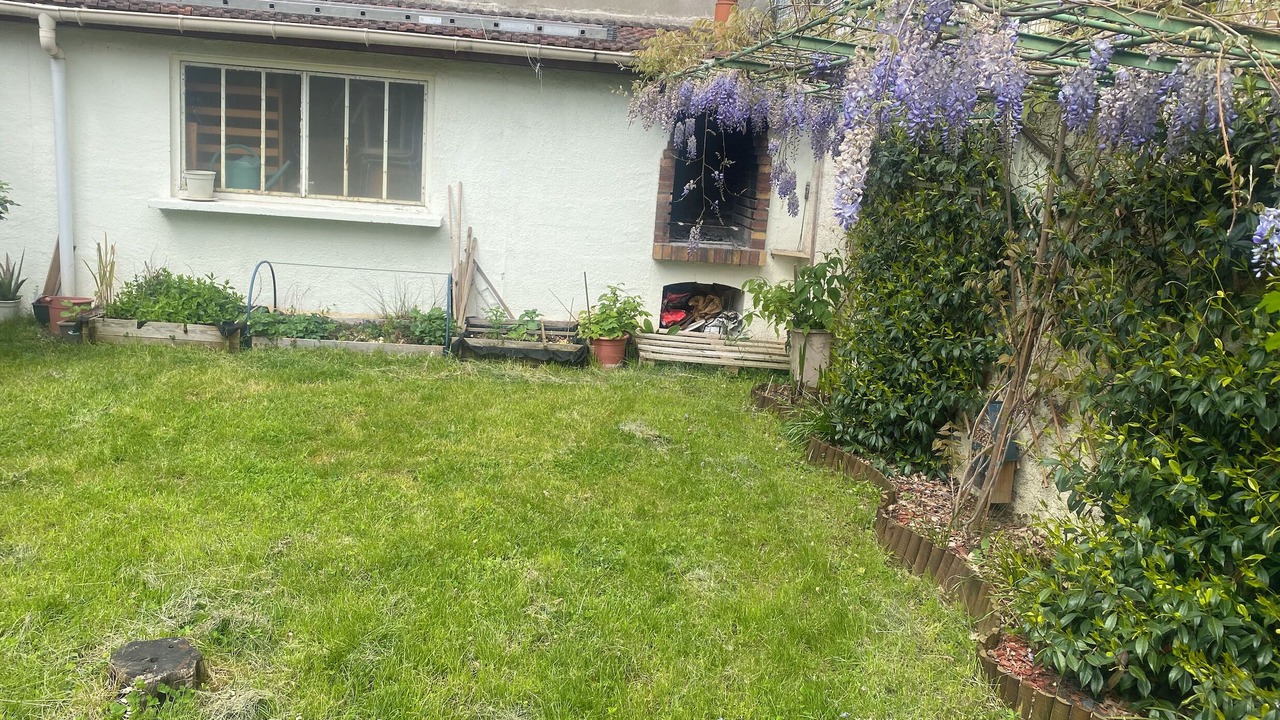 Photo of Outdoor in L'Hay-les-Roses
