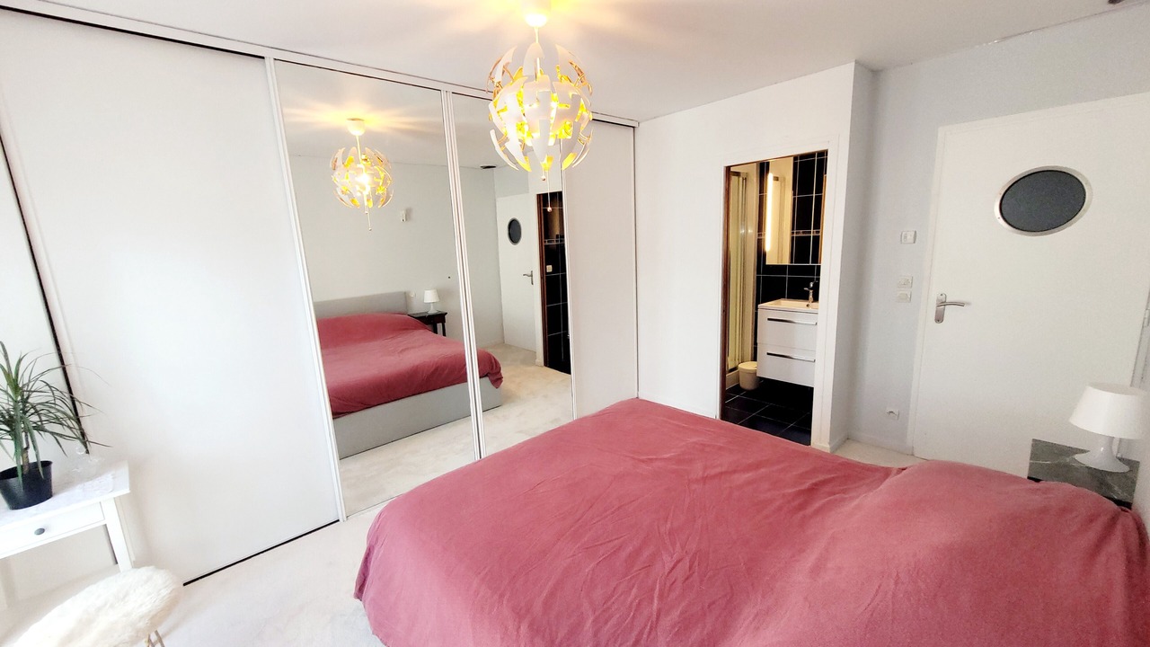 Photo of Bedroom in Asnieres-sur-Seine