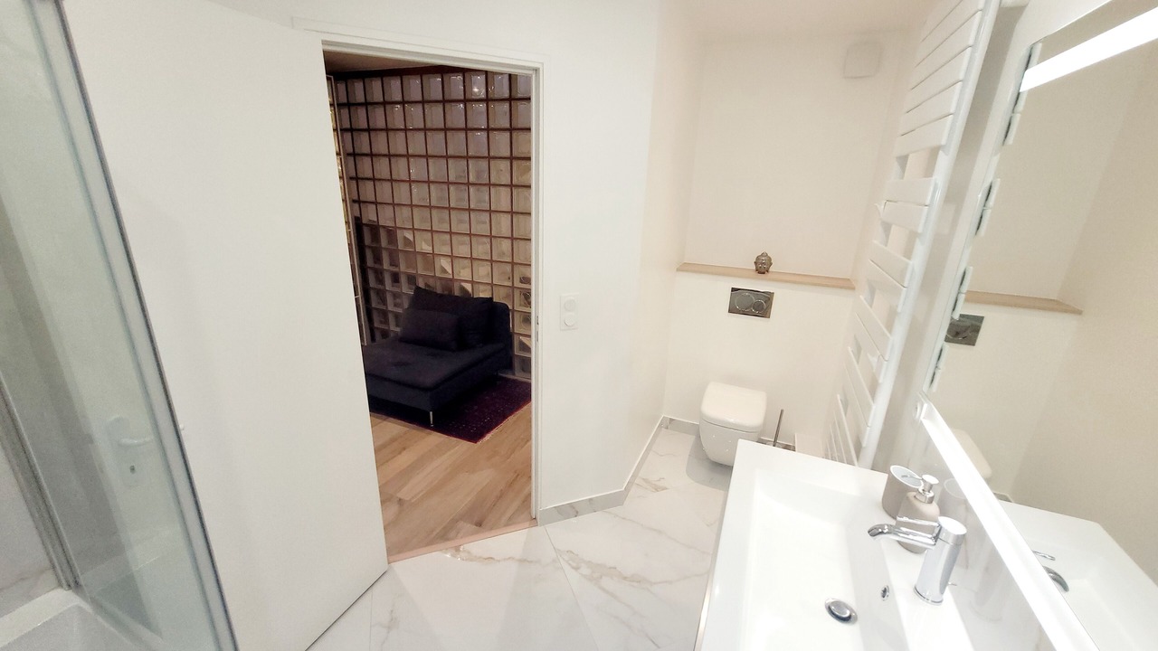 Photo of Bathroom in Asnieres-sur-Seine