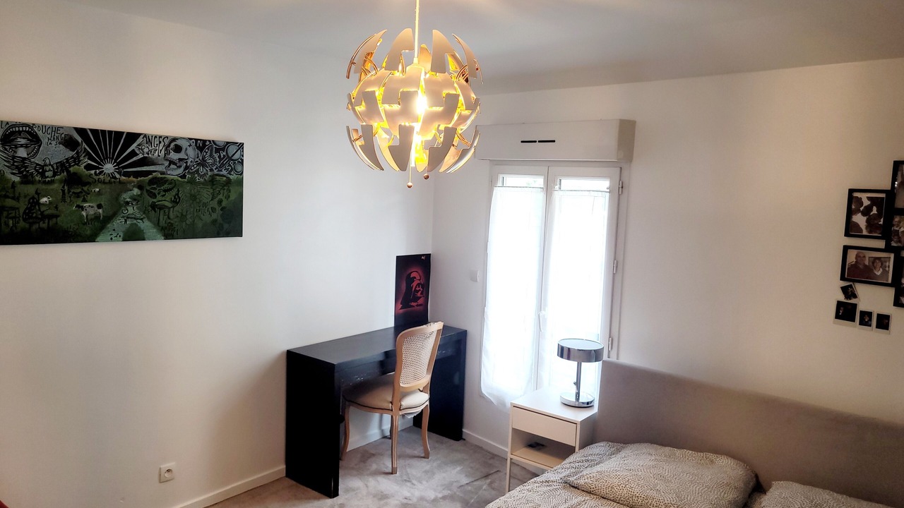 Photo of Bedroom in Asnieres-sur-Seine