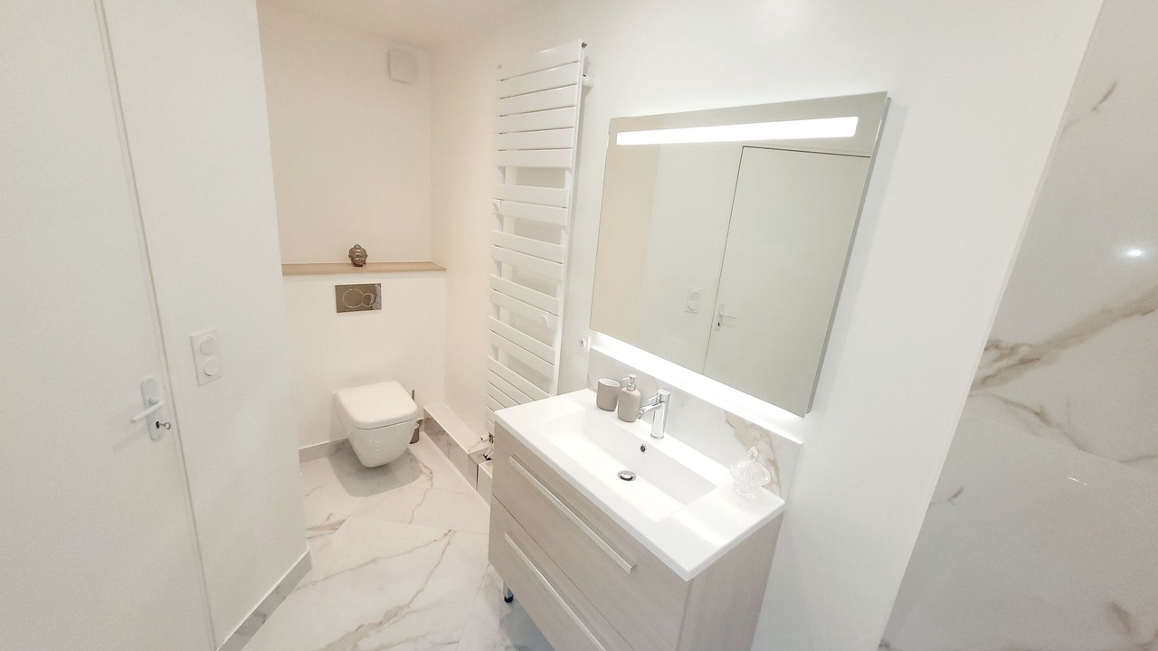 Photo of Bathroom in Asnieres-sur-Seine