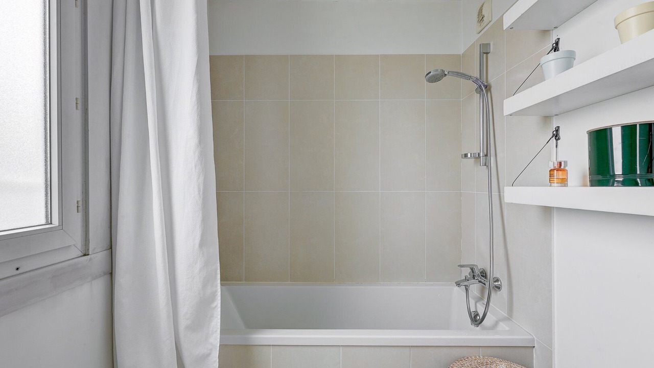 Photo of Bathroom in Puteaux