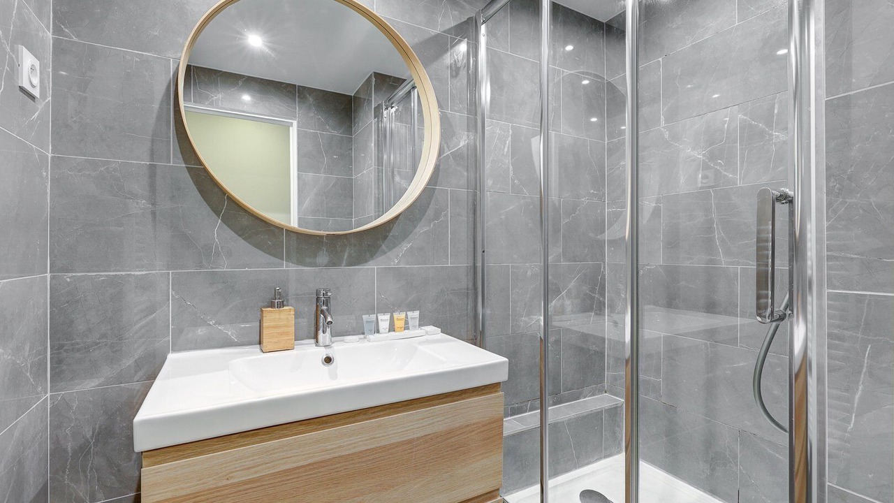 Photo of Bathroom in Quartier de la Folie-Mericourt