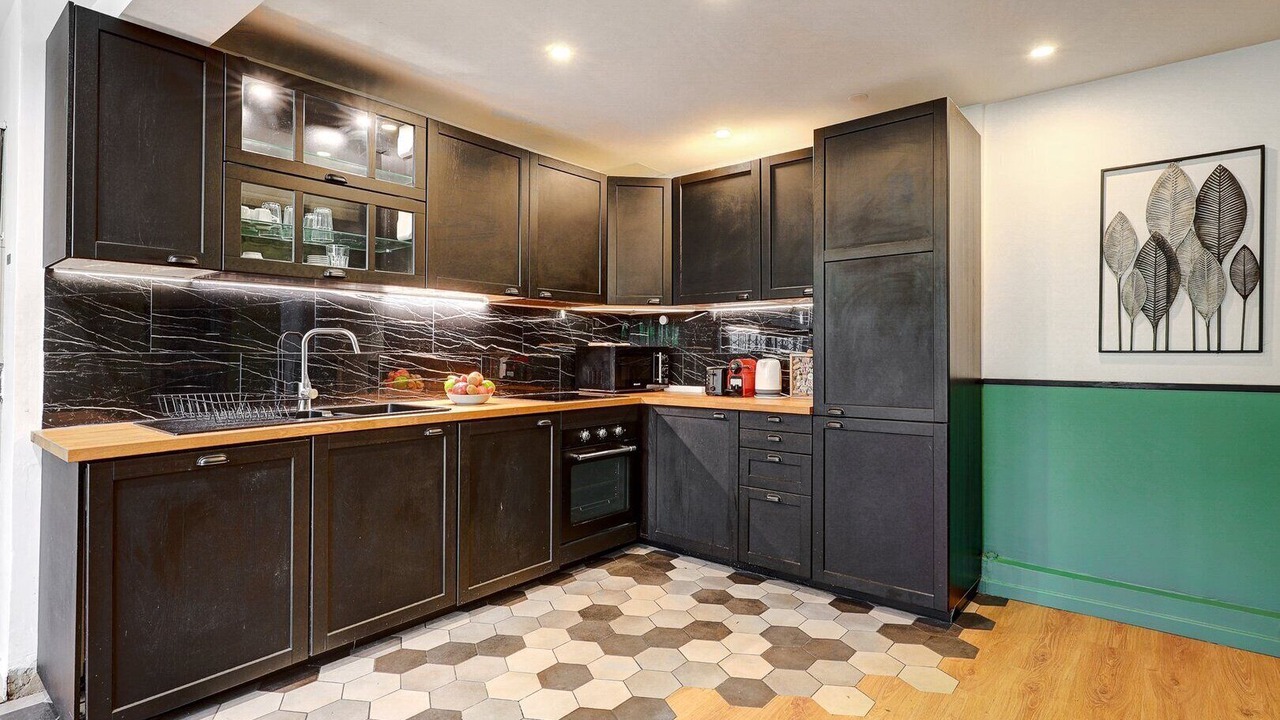 Photo of Kitchen in Quartier de la Folie-Mericourt