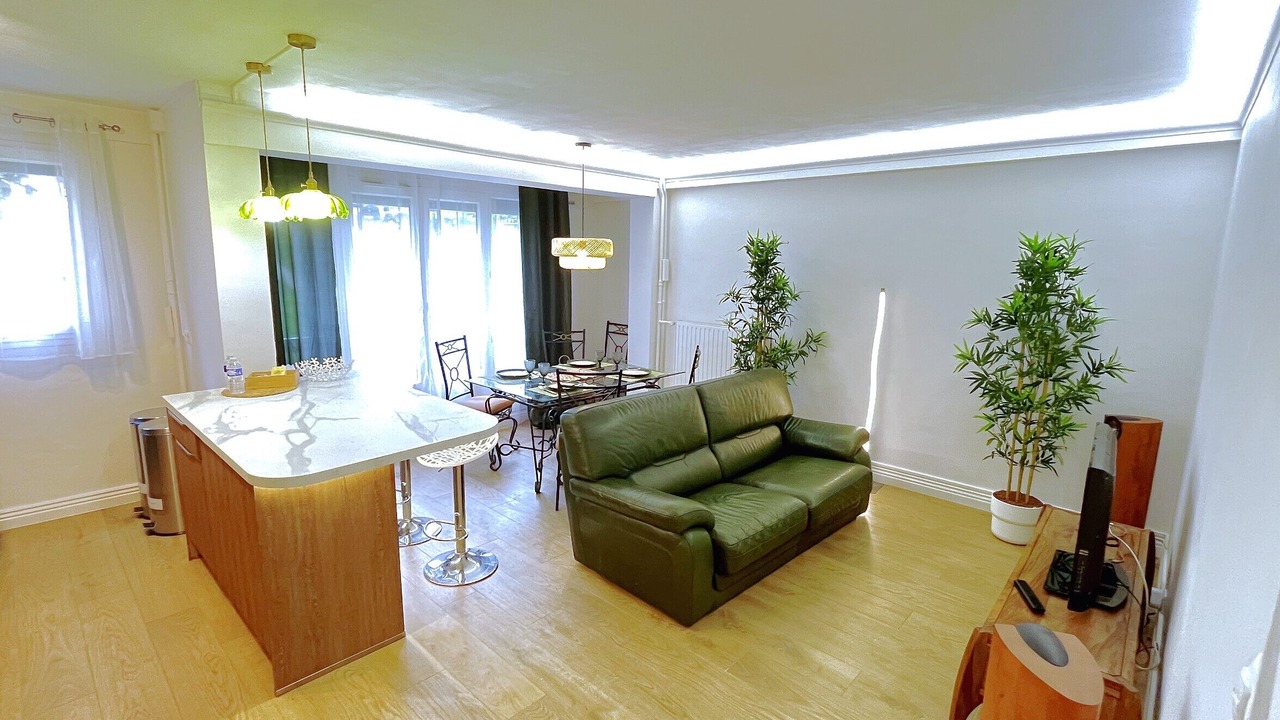 Photo of Livingroom in Sceaux