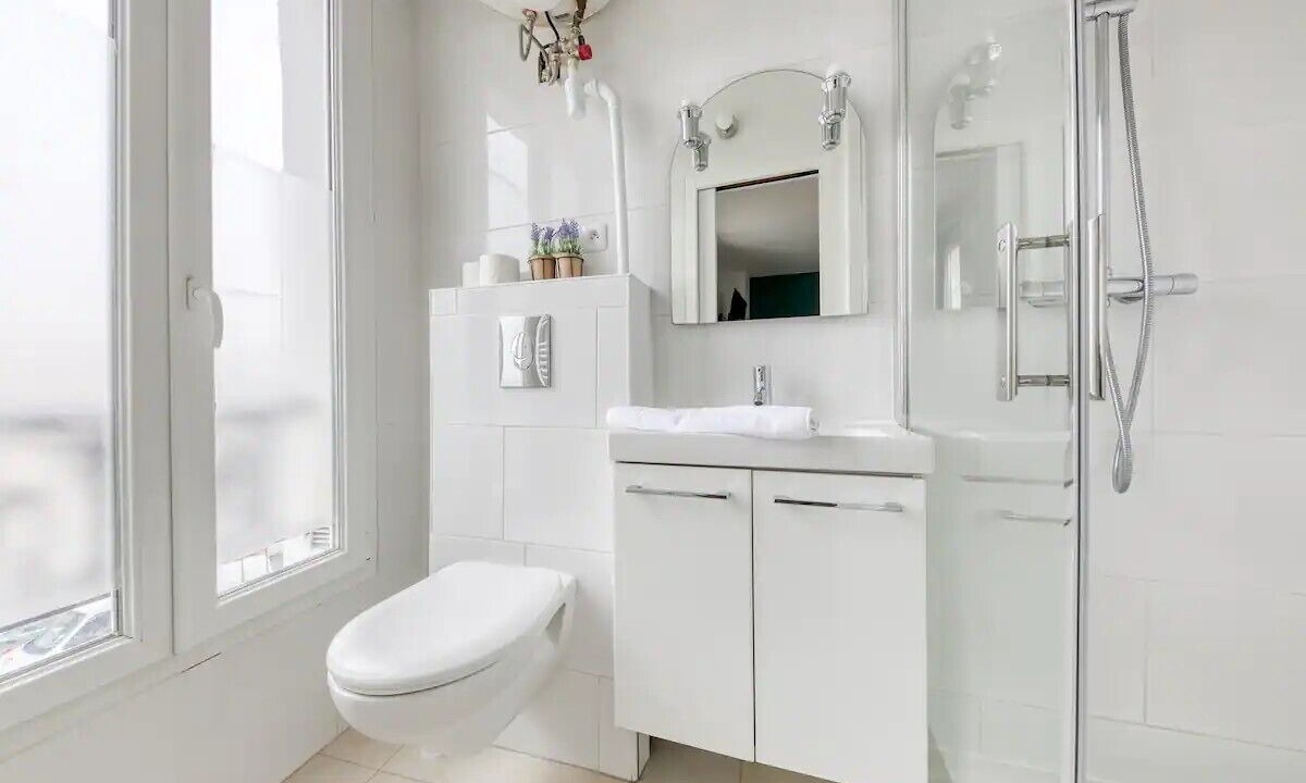 Photo of Bathroom in Les Lilas