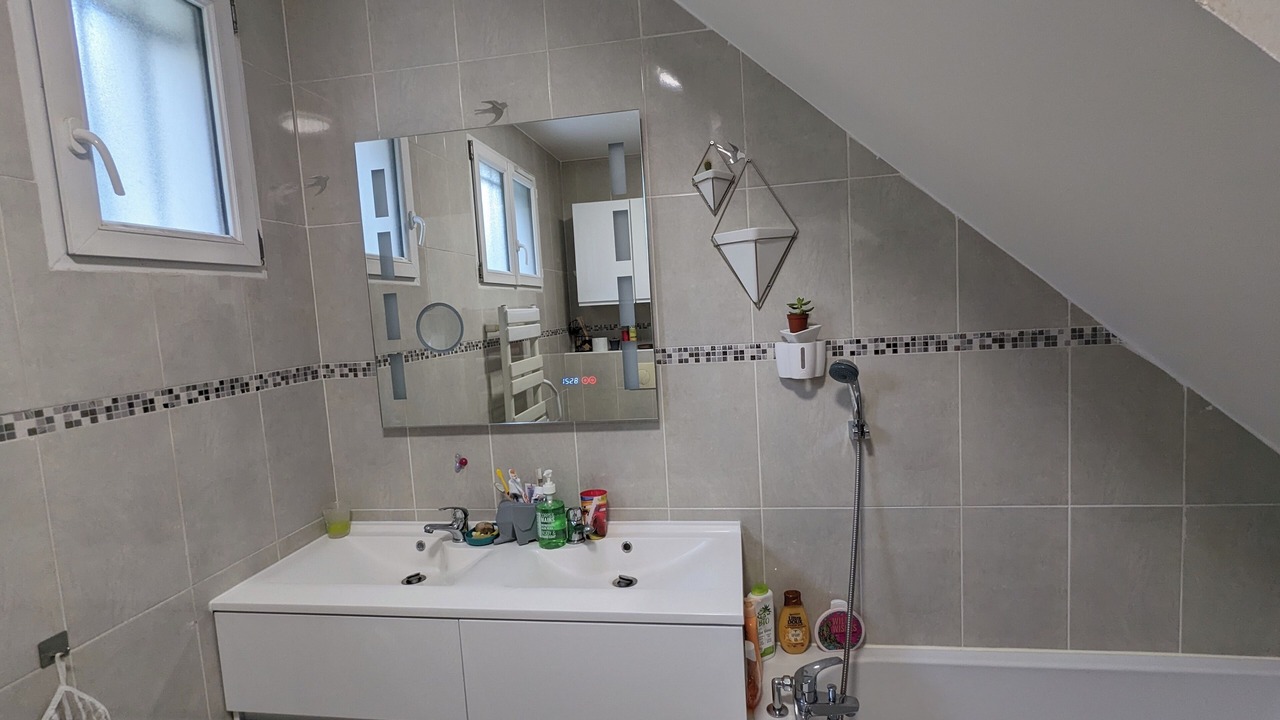 Photo of Bathroom in Vaires-sur-Marne