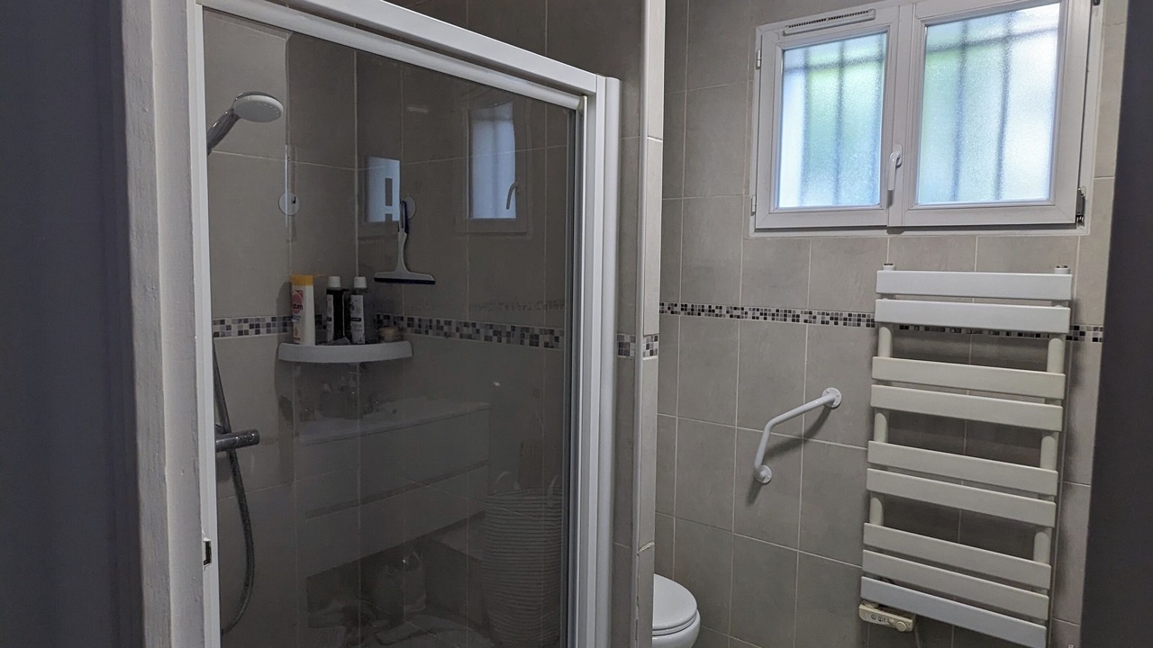 Photo of Bathroom in Vaires-sur-Marne