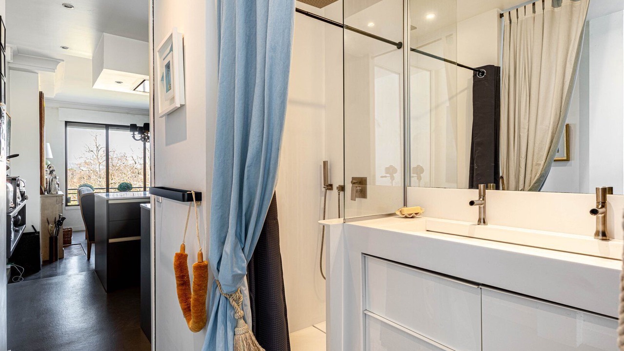 Photo of Bathroom in 16th Arrondissement