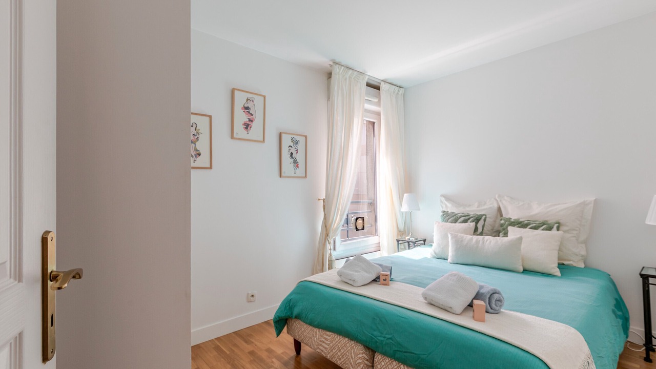 Photo of Bedroom in Saint-Lambert