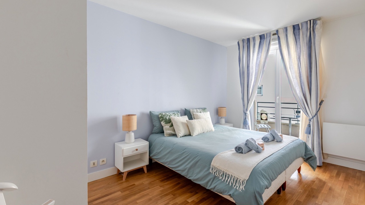 Photo of Bedroom in Saint-Lambert