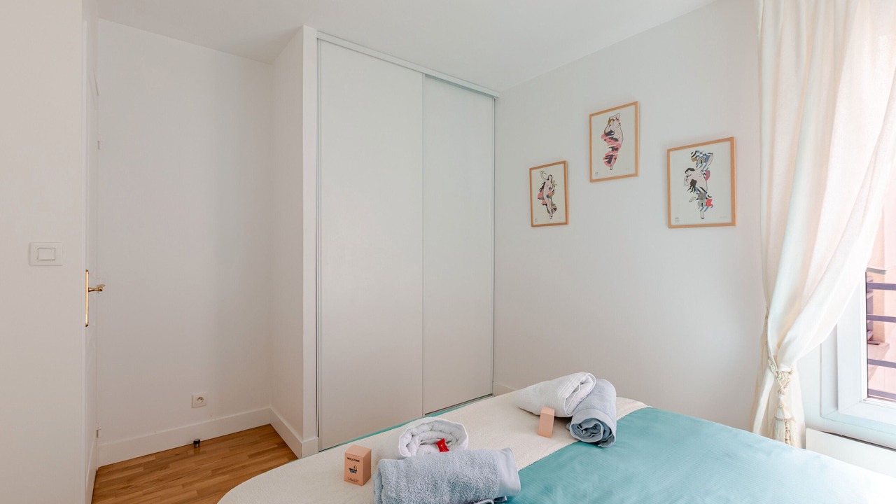 Photo of Bedroom in Saint-Lambert