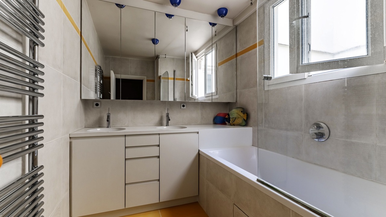 Photo of Bathroom in 16th Arrondissement