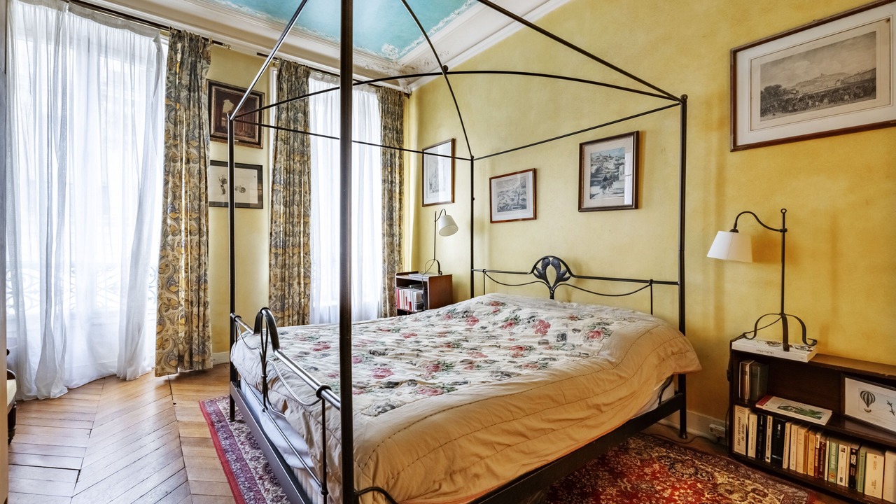 Photo of Bedroom in Chaillot