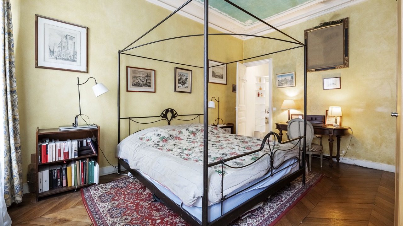 Photo of Bedroom in Chaillot