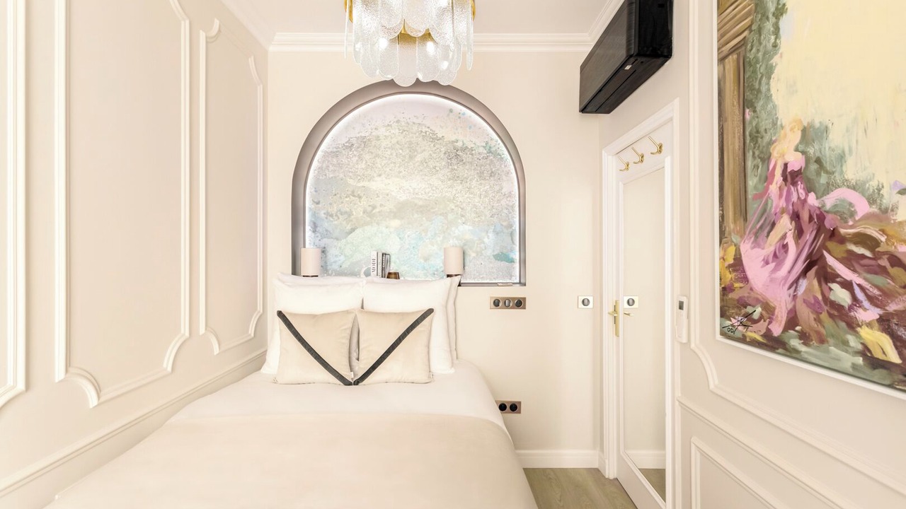 Photo of Bedroom in Chaillot
