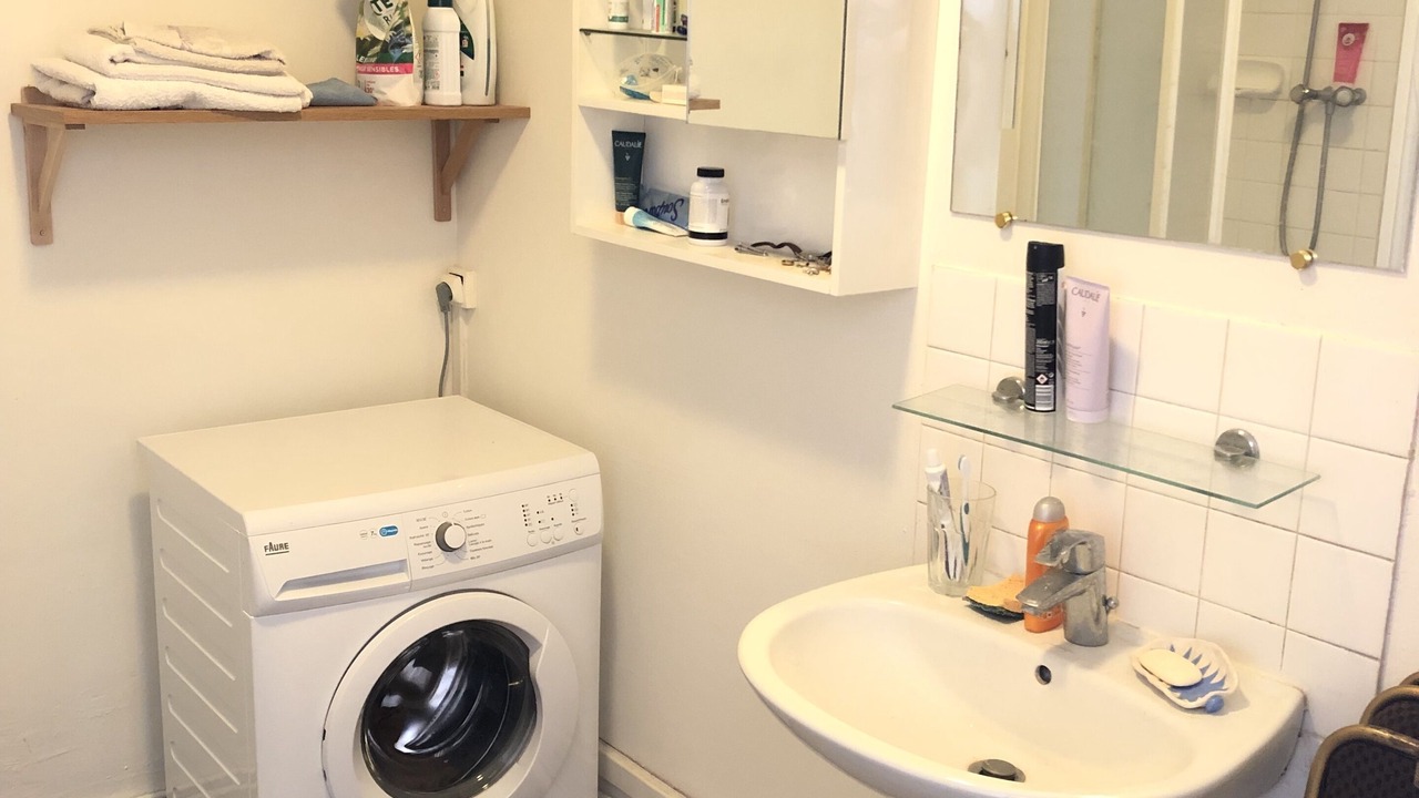Photo of Bathroom in Combat