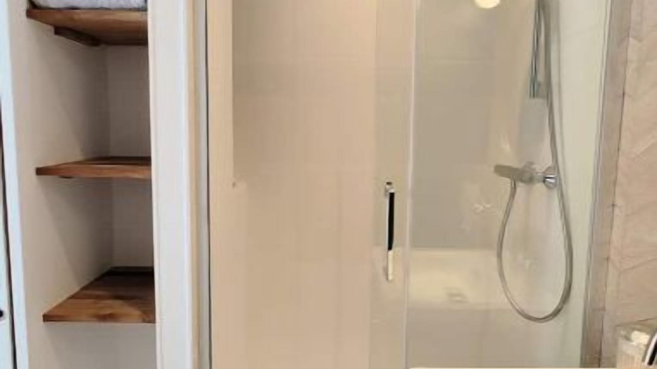 Photo of Bathroom in Chaville