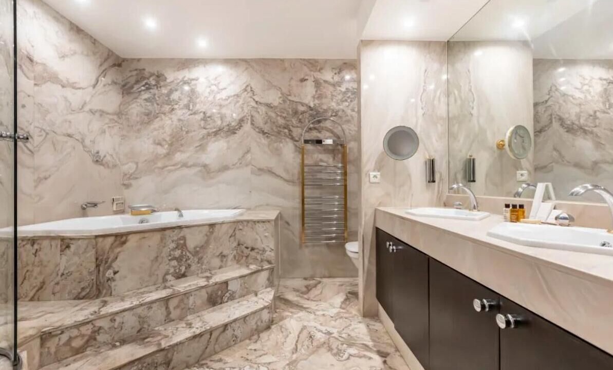 Photo of Bathroom in Chaillot