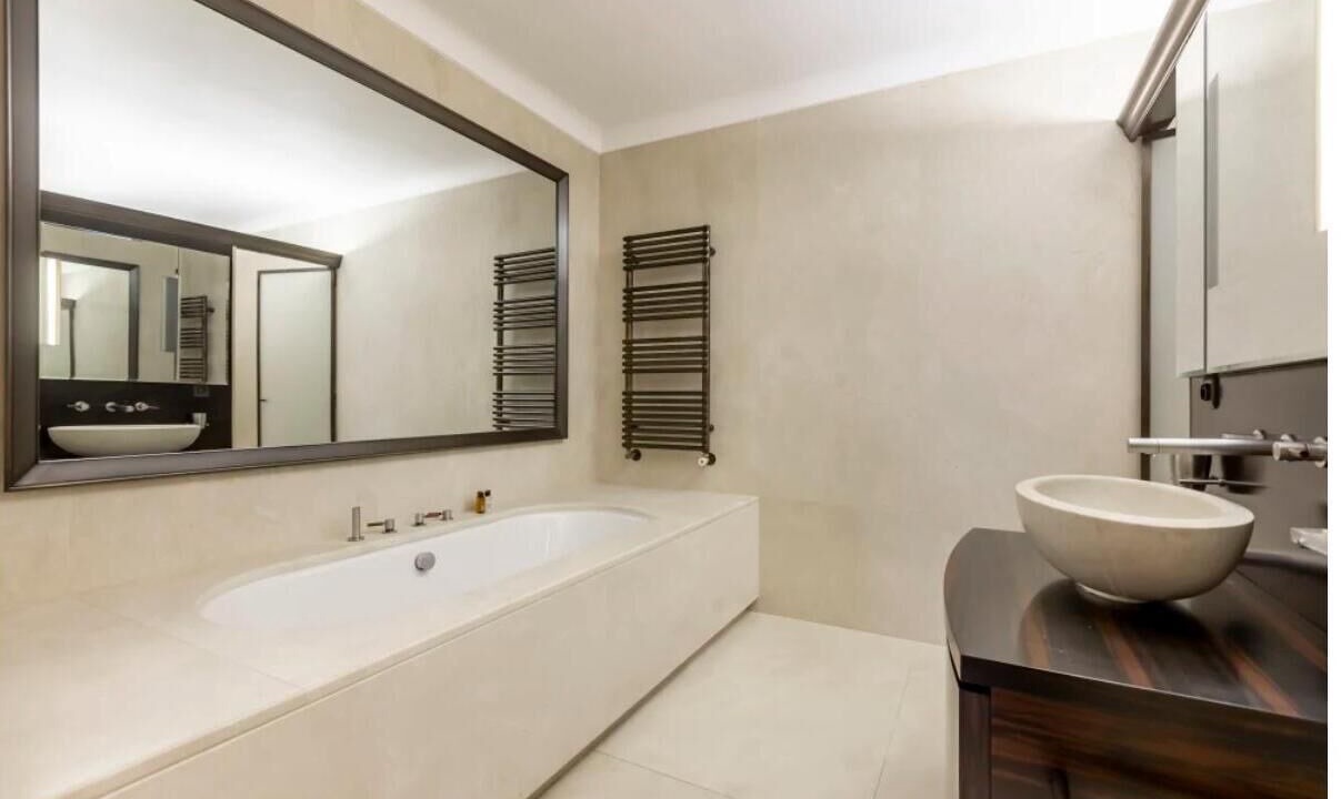 Photo of Bathroom in Chaillot