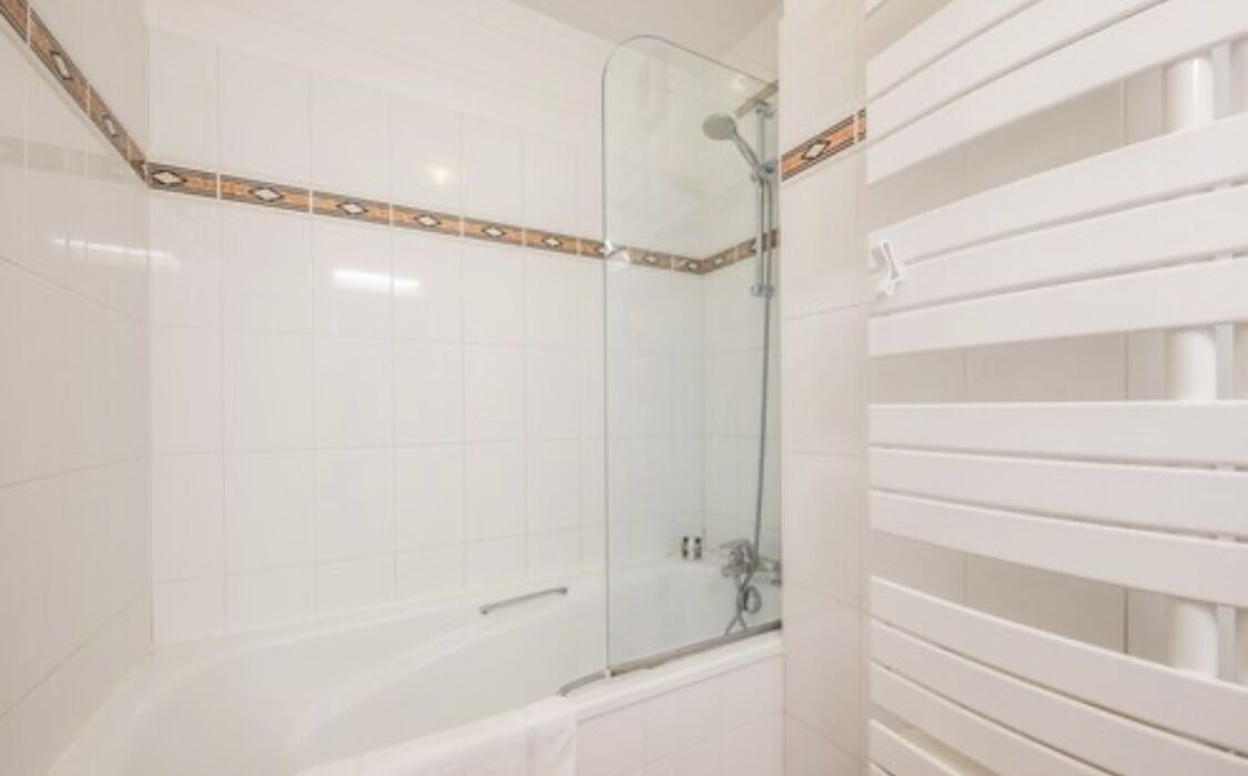 Photo of Bathroom in Saint-Lambert