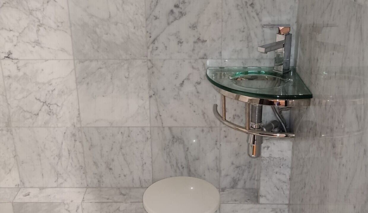 Photo of Bathroom in Gambetta