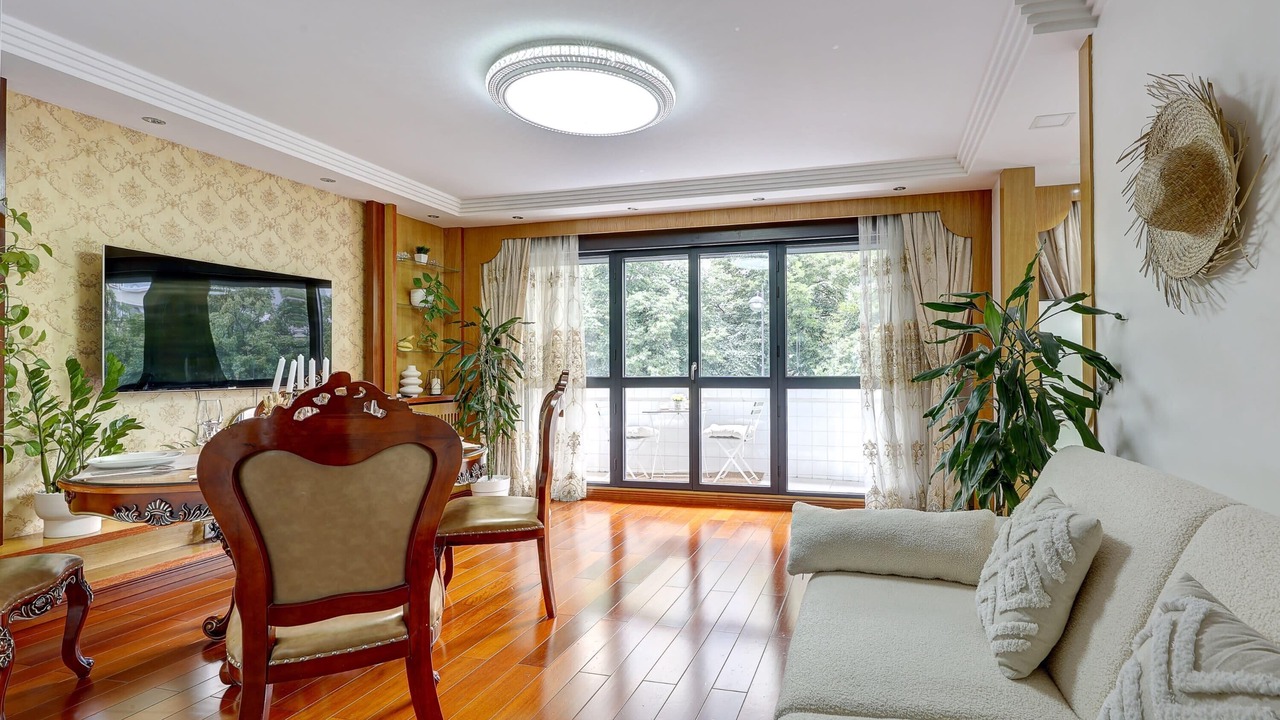 Photo of Livingroom in Combat