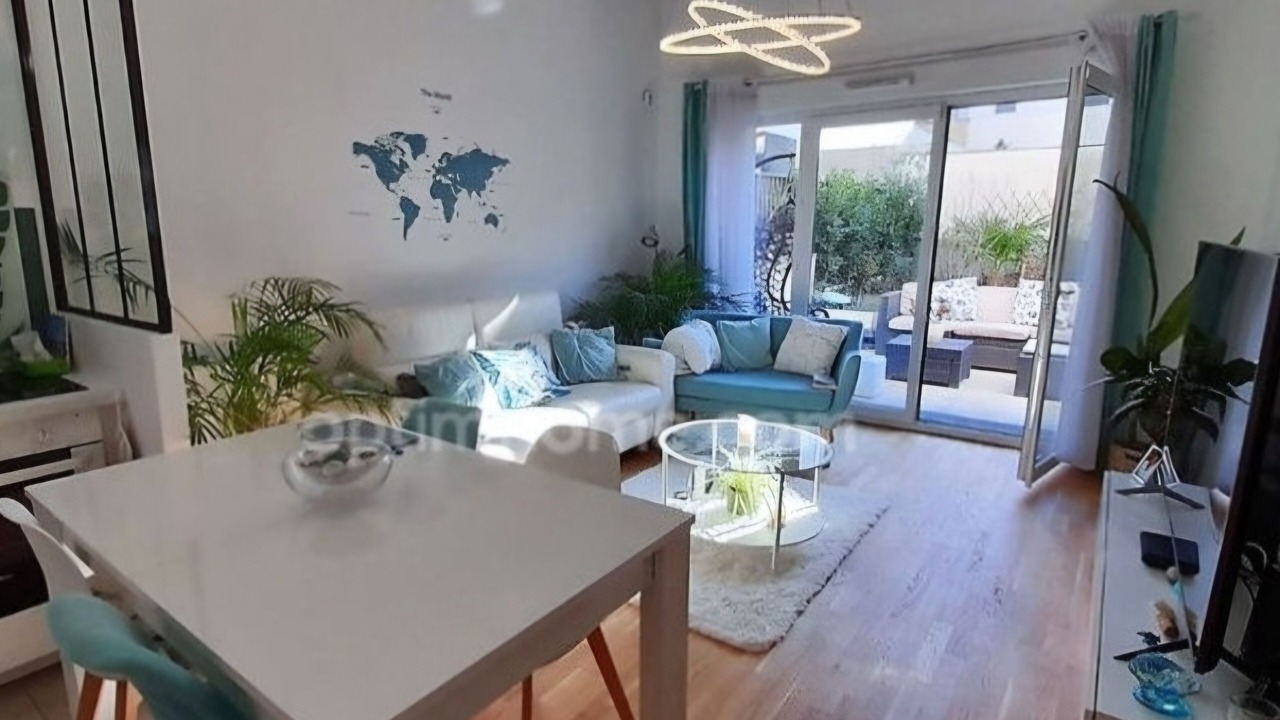 Photo of Livingroom in Villejuif